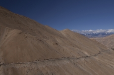 beautiful mountain range picture in leh,ladakh 