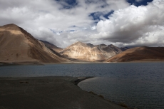 beautiful scenery of ladakh lake side 