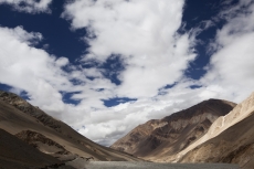 beautiful ladakh mountain range covered by clouds 