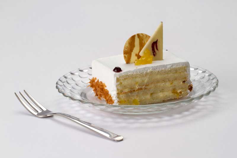white chocolate and butterscotch cake slice