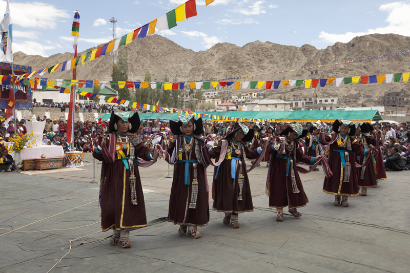 traditional tibetan women performing folk dance