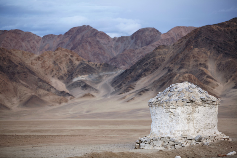 panoramic view of ladakh mountains 