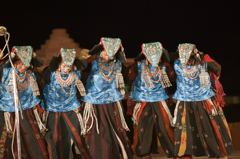 women at ladkah performing 