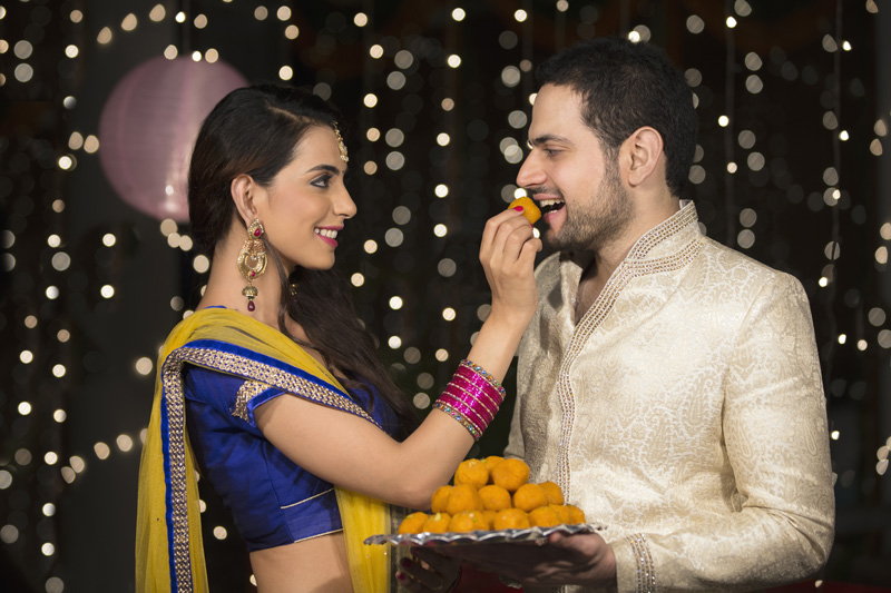 couple celebrating diwali