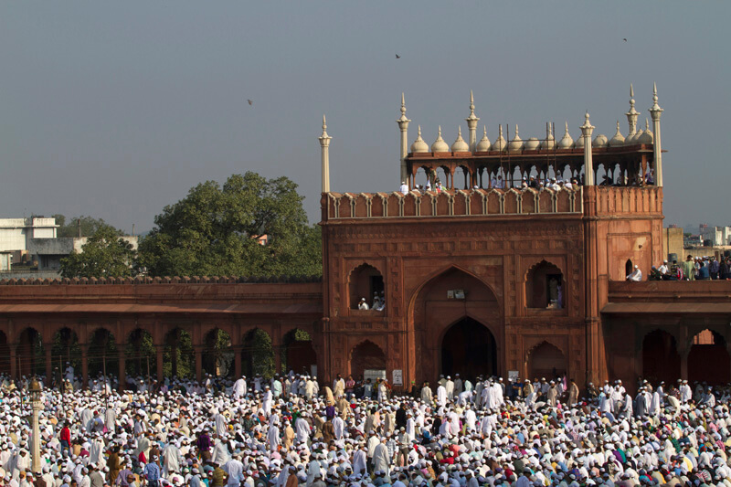 panoramic view at jama masjid during eid prayer