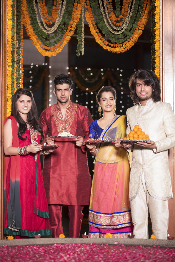couples celebrating diwali at home