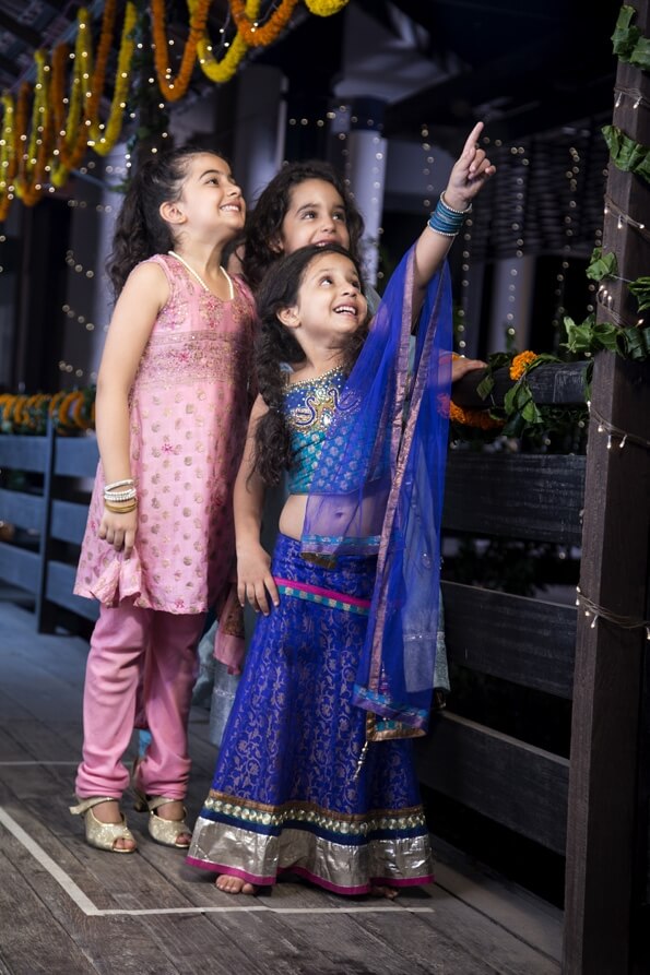kids celebrating diwali 