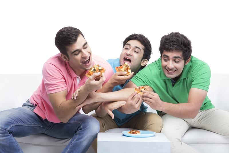 friends fighting over pizza