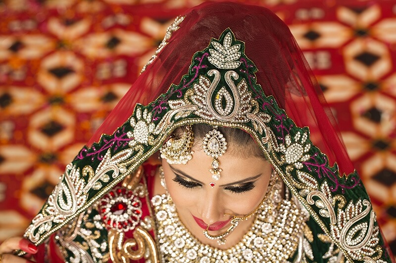 indian bride posing 
