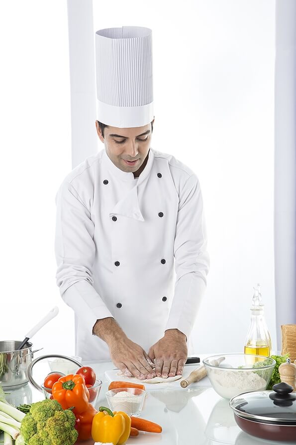 chef making chapati