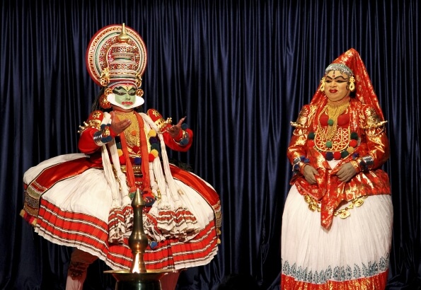 Kathakali dance performers 