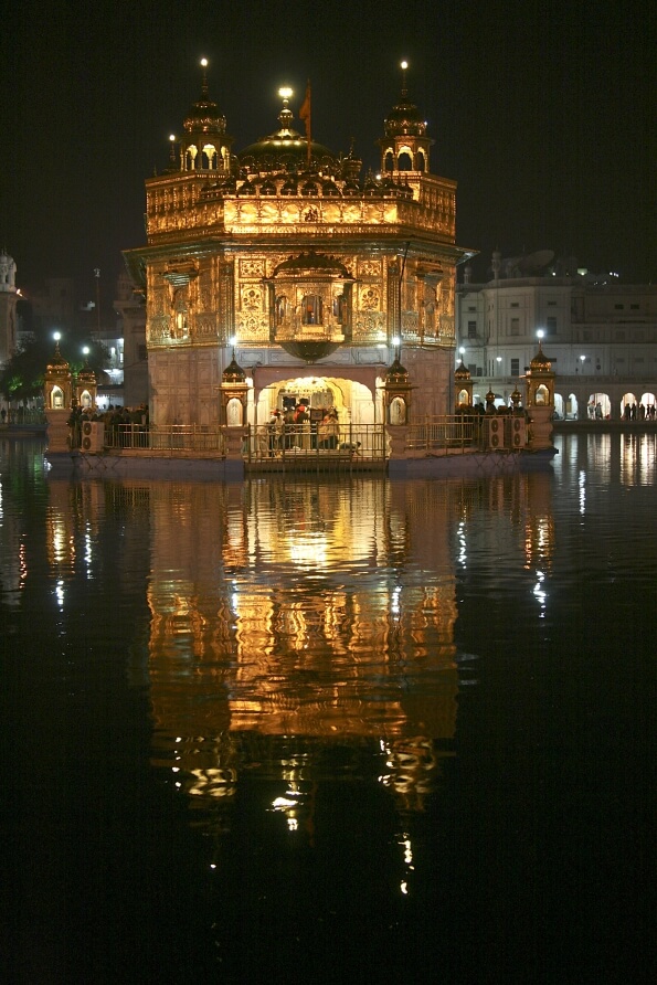 night shot of Golden Temple